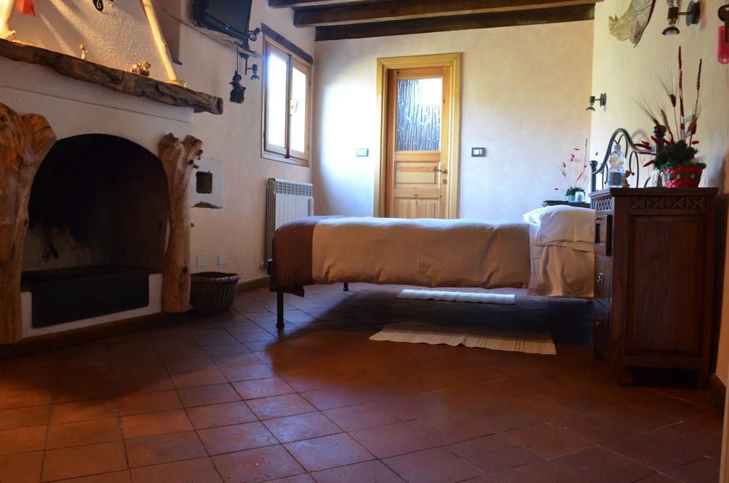 أبريكال B&B Da Giua' الغرفة الصورة