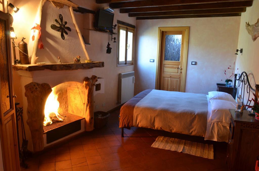 أبريكال B&B Da Giua' الغرفة الصورة